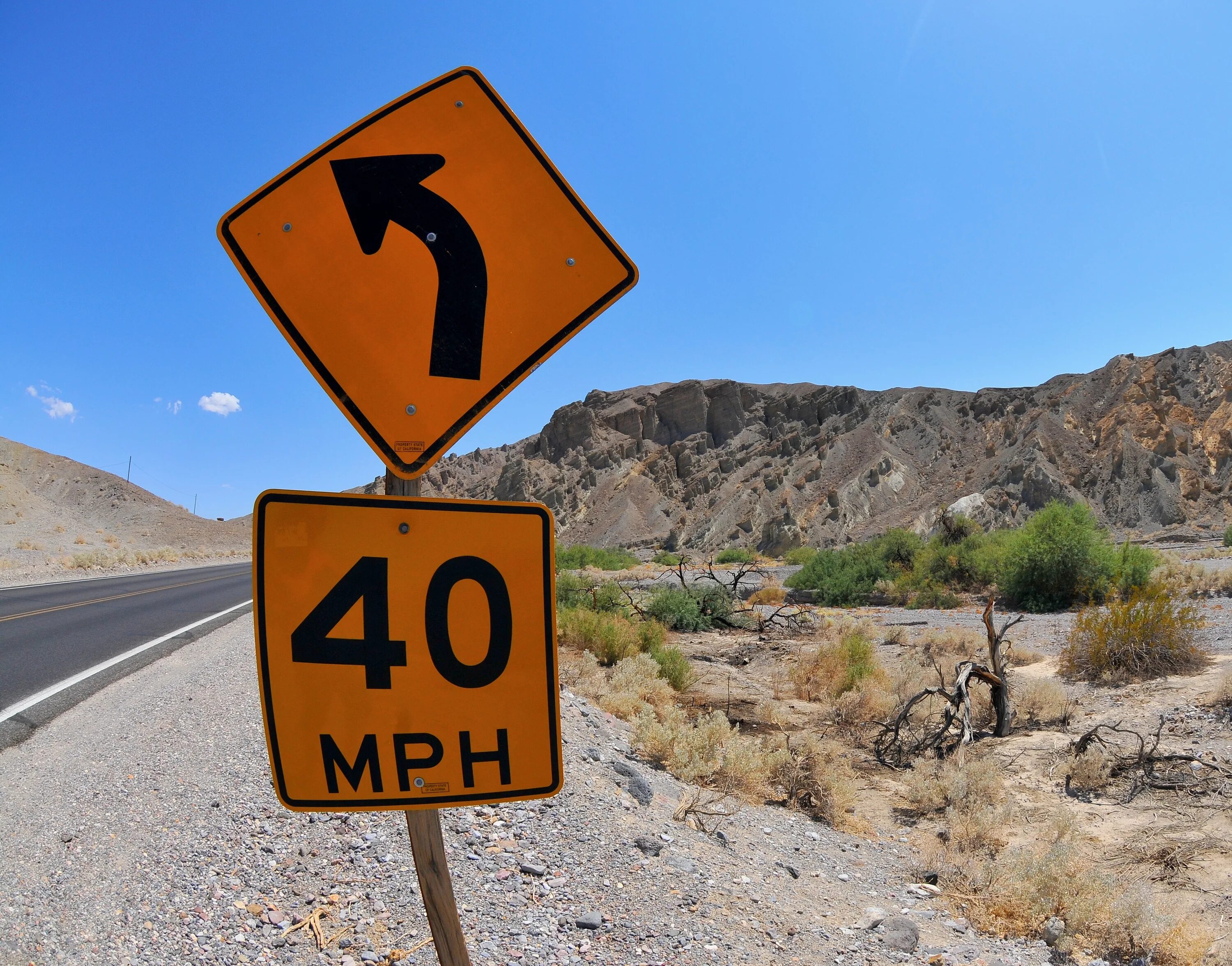 Road limit. Дорожные знаки США. Американские дорожные таблички. Дорога знак американский. Знаки в Америке на дорогах.