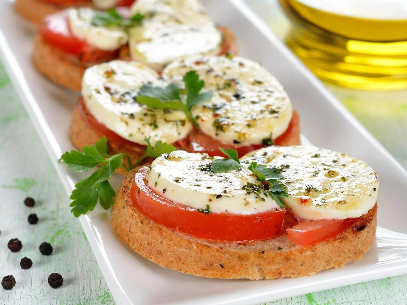 Маскарпоне (mascarpone). Тарталетки с творожным сыром и укропом. Сыр рикотта. Что сделать со сливочным сыром. Бутерброд с плавленым сыром.