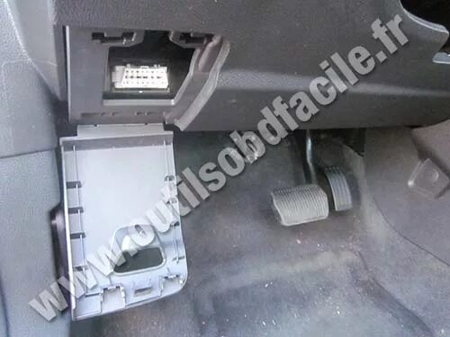 Ford kuga 2 obd разъем. Диагностический разъем форд куга 2. Ford kuga диагностический разъём. Диагностический разъём форд куга 2. Куга разъем обд.