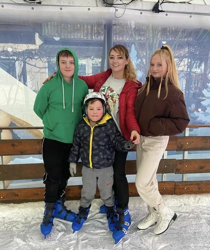 Дети малькова. Дети малькова. Дети малькова. Многодетная мать. Фотографии многодетных мам.