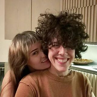 Pin by ioannashaft_oflight on LP Lp singer, Her music, Lauren