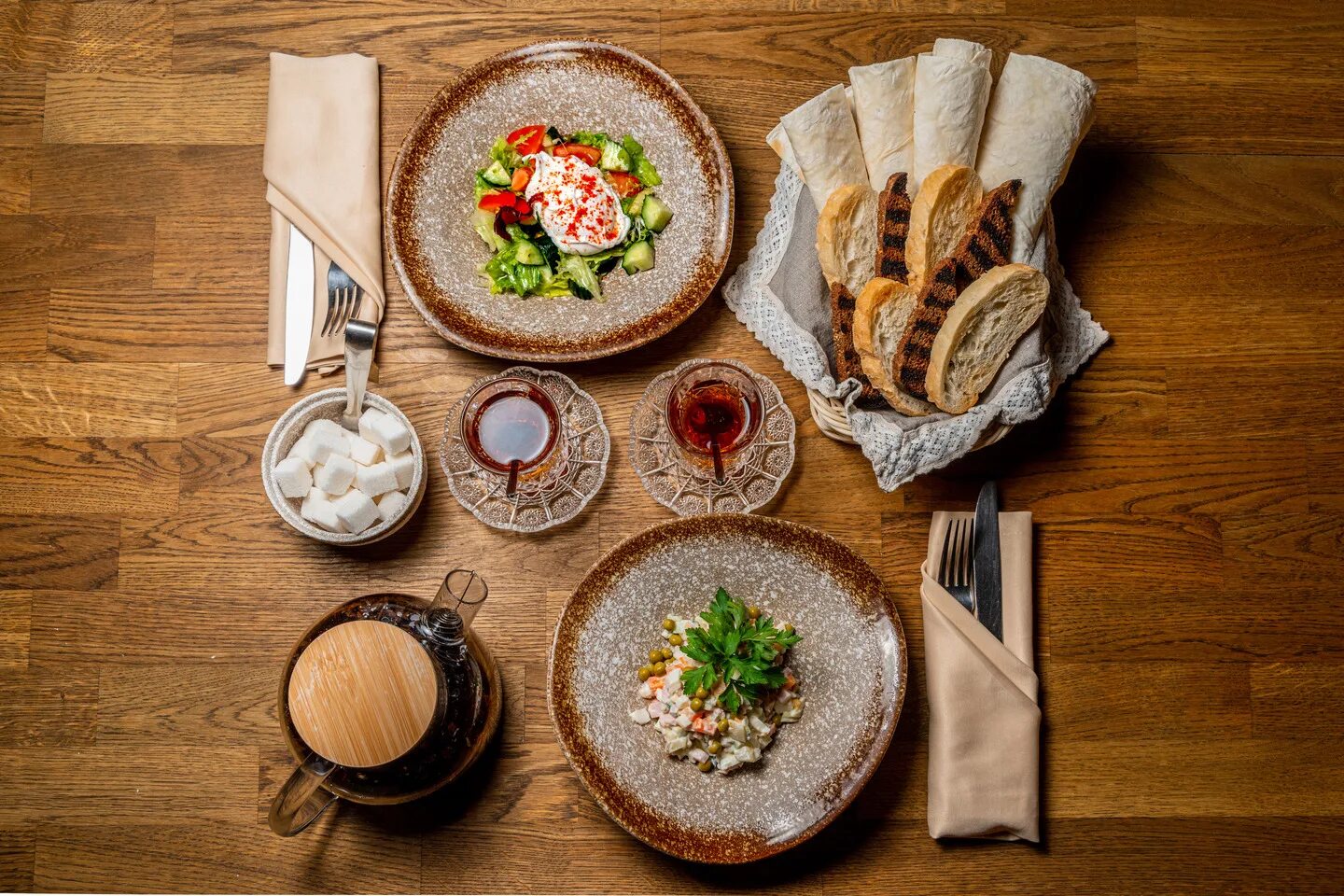 Azerbaijan cuisine 4k. Барашик чебоксары. Кафе чинар чебоксары. Ресторан варвары кома блюда. Чебоксары вид с коптера.