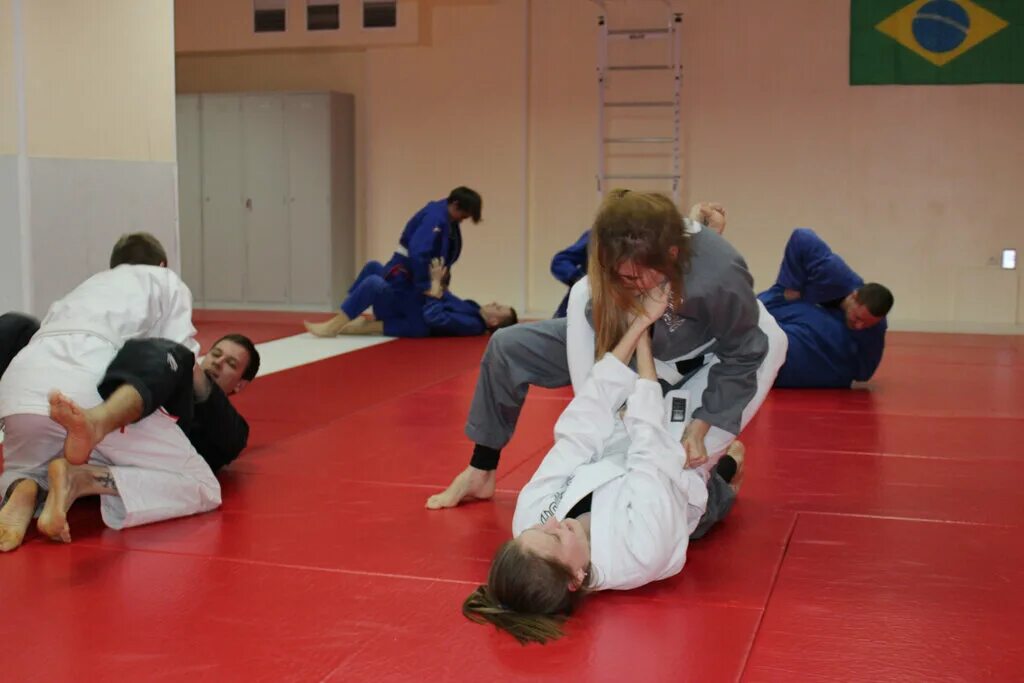 спортивная акробатика липецк. футбольная секция в липецке. секции. бесплатные секции липецк. спортивная акробатика липецк.