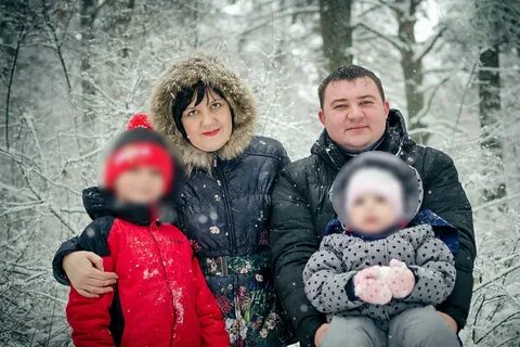 Сережа с отцом и матерью