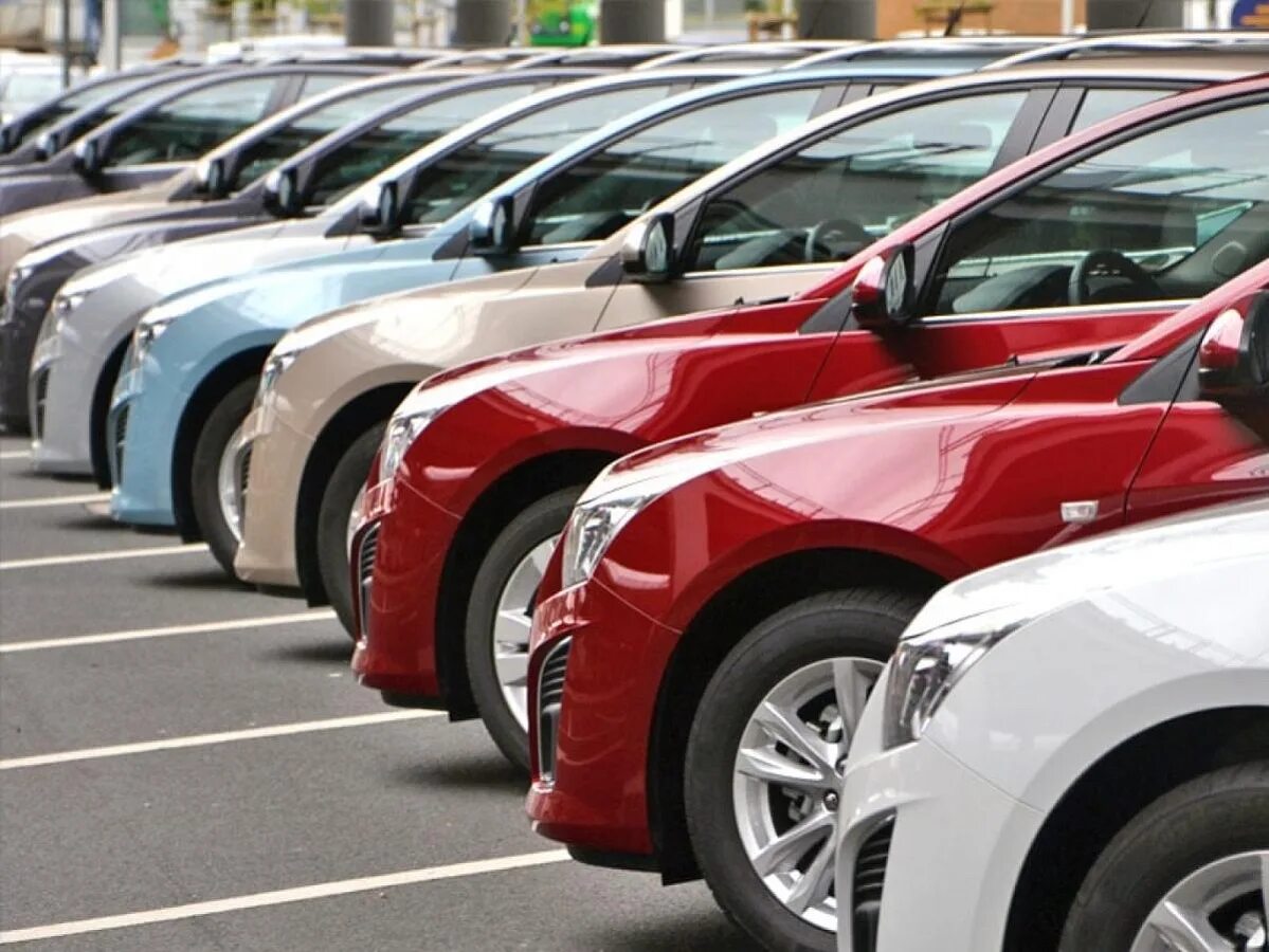 Рынок автомобилей. Авторынок. Автосервис. В продаже автомобиль появится. Машина автодилеры.