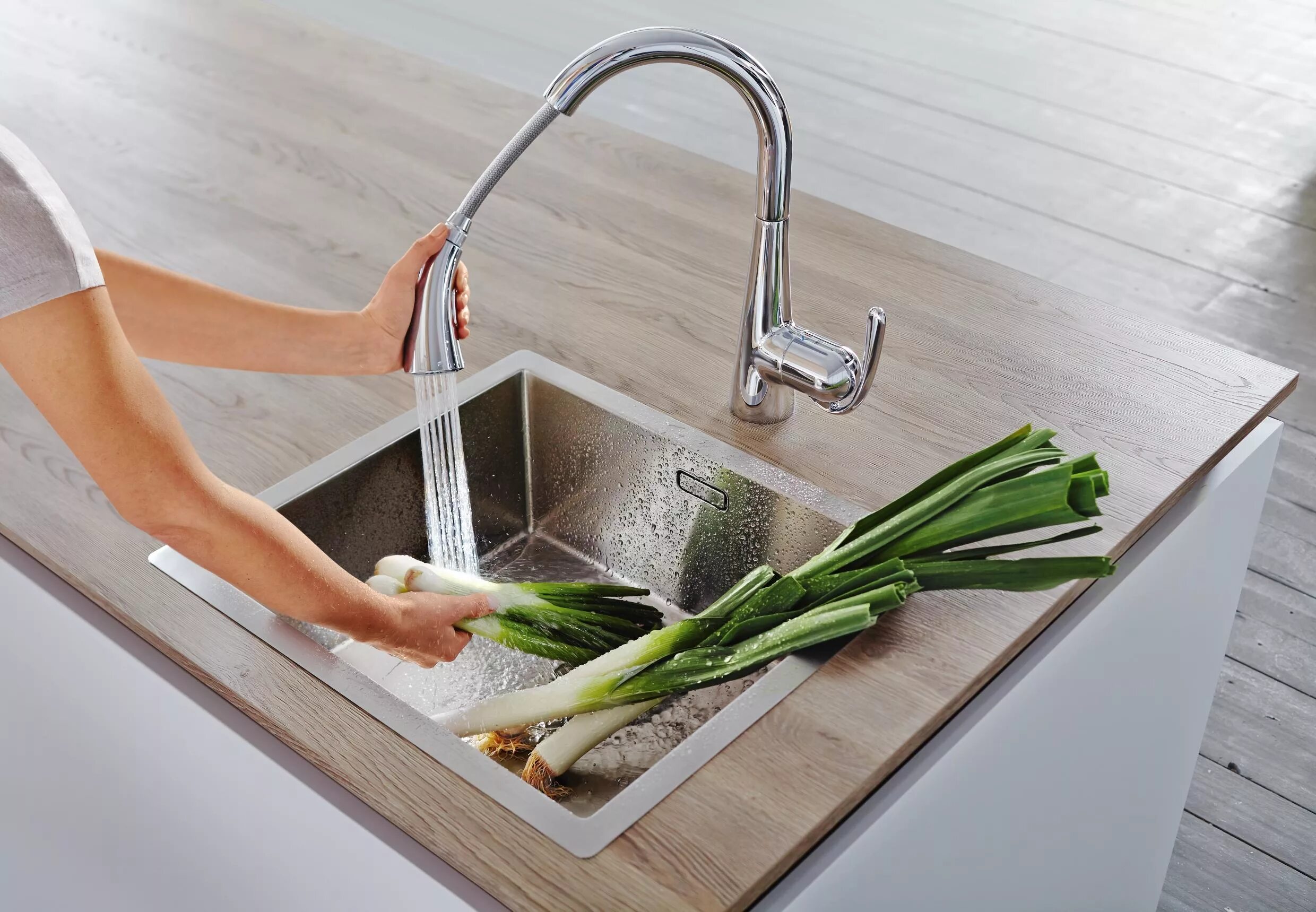 Кухонный смеситель с выдвижной лейкой. Grohe Zedra 32294001. Смеситель для кухни Grohe Zedra. Grohe Zedra с выдвижным изливом 32294001. 30026002 Grohe Zedra.