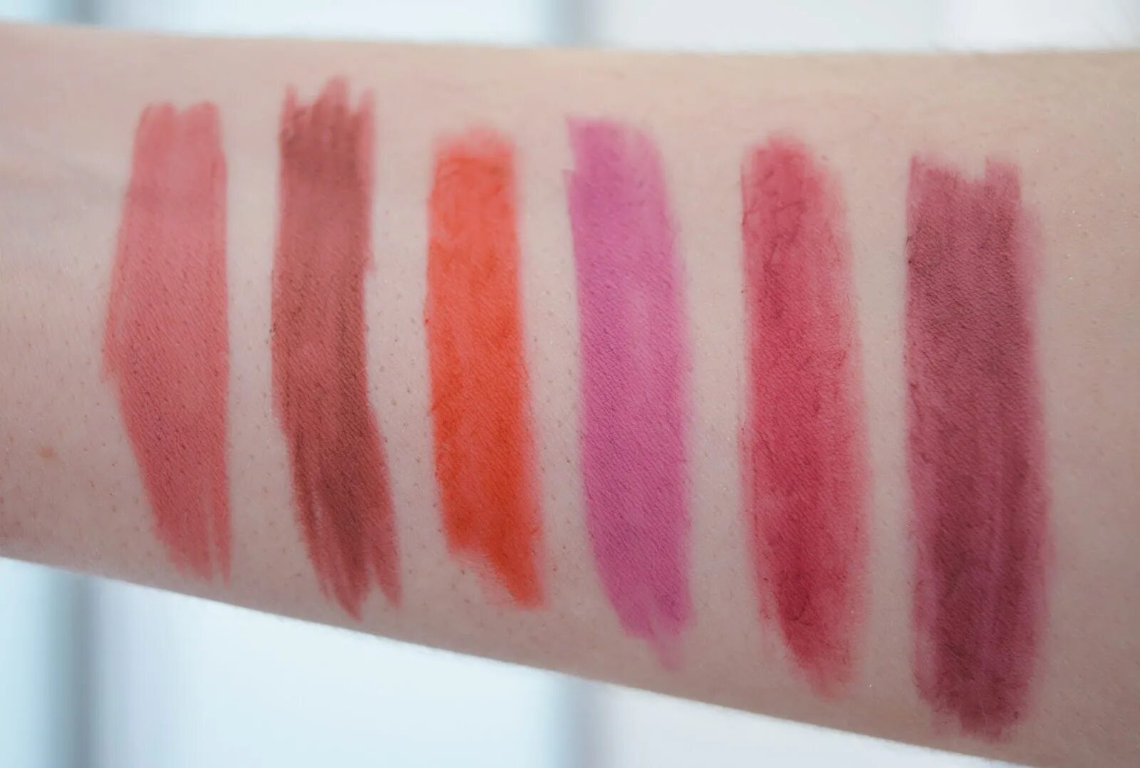 Kiko milano glossy dream sheer lipstick свотчи. Kiko glossy dream 206. Kiko milano smart fusion lipstick 407. Kiko свотчи. Kiko milano 136 sesame crunch.