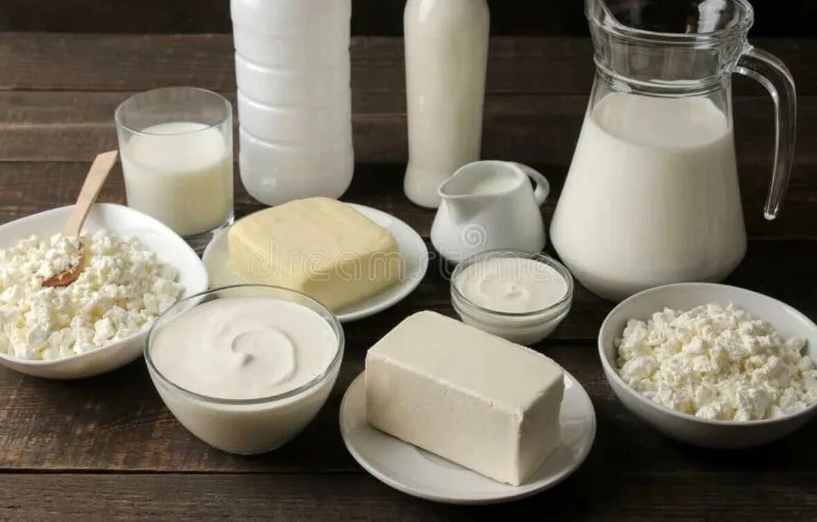 Молоко. Деревенский творог сметана. Молочная продукция. Молоко домашнее. Молоко творог домашнее.