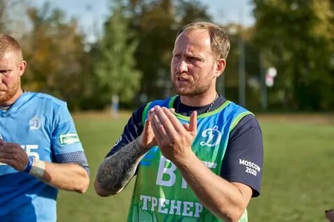 Белый тренер