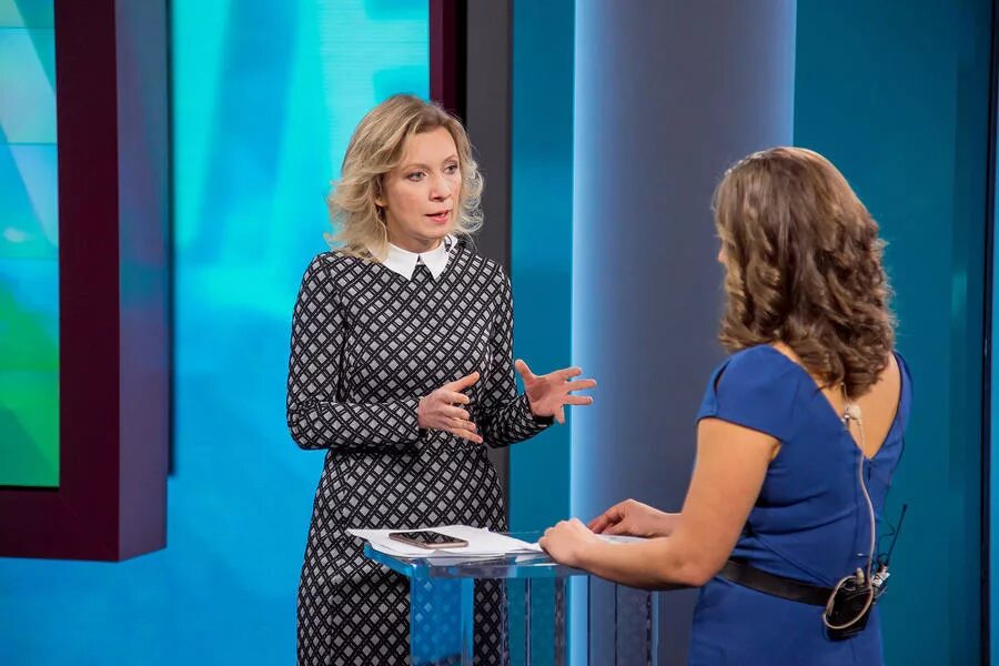 Мария захарова. Захарова мид ноги. Интервью марии захаровой. Захарова интервью 2020. Мария захарова отец владимир юрьевич захаров.