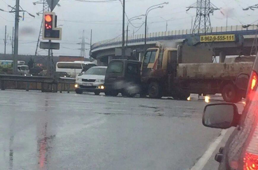 Что случилось в климовске подольска. Что случилось в климовске подольска. Пожар в климовске. Разваленная машина. 2022.