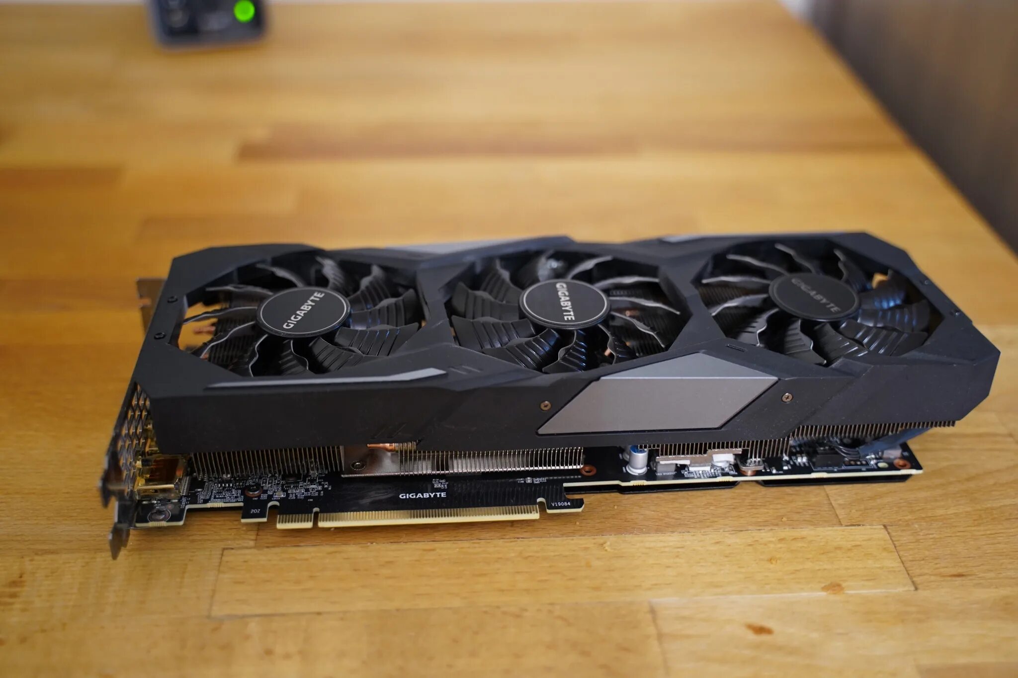 Gigabyte geforce rtx 4070 ti super gaming. RTX 2070 super Gigabyte. GEFORCE RTX 2070 super. RTX 2070 8gb super Gigabyte. Видеокарта RTX 2070 super.