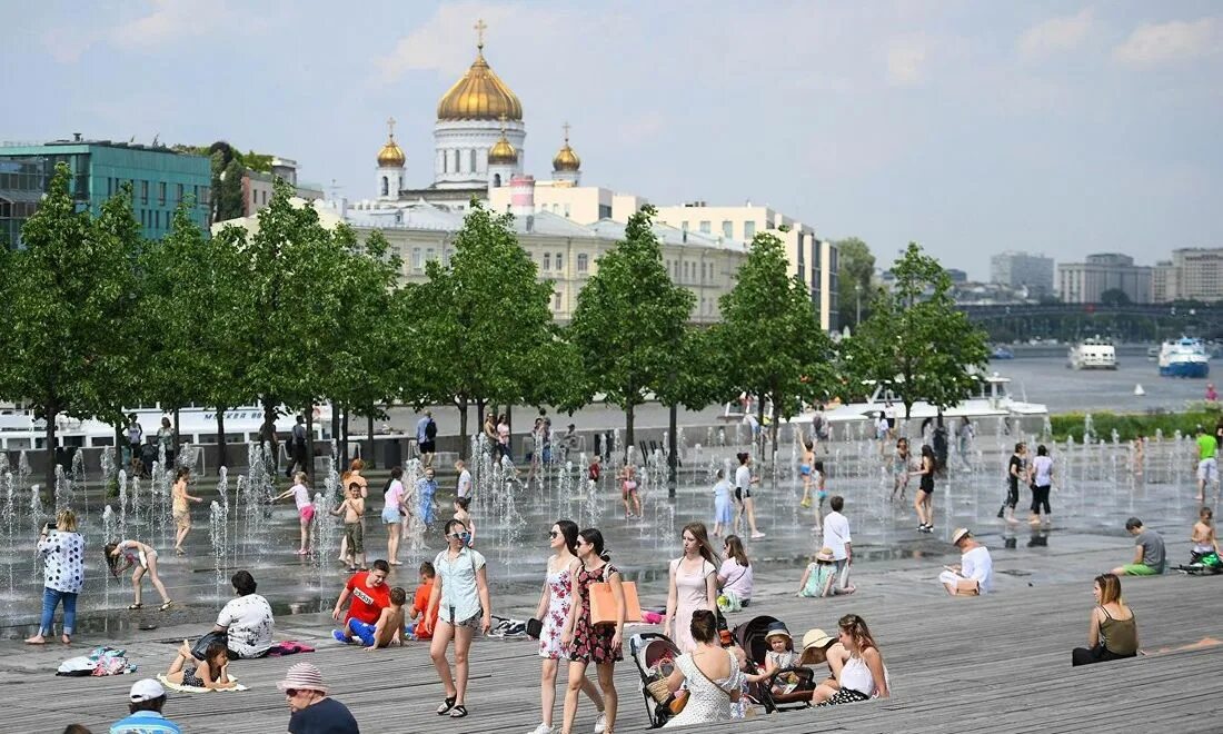 Москва июль. Июль в городе. Июль в москве будет. Фото июль москва. Центр москвы.
