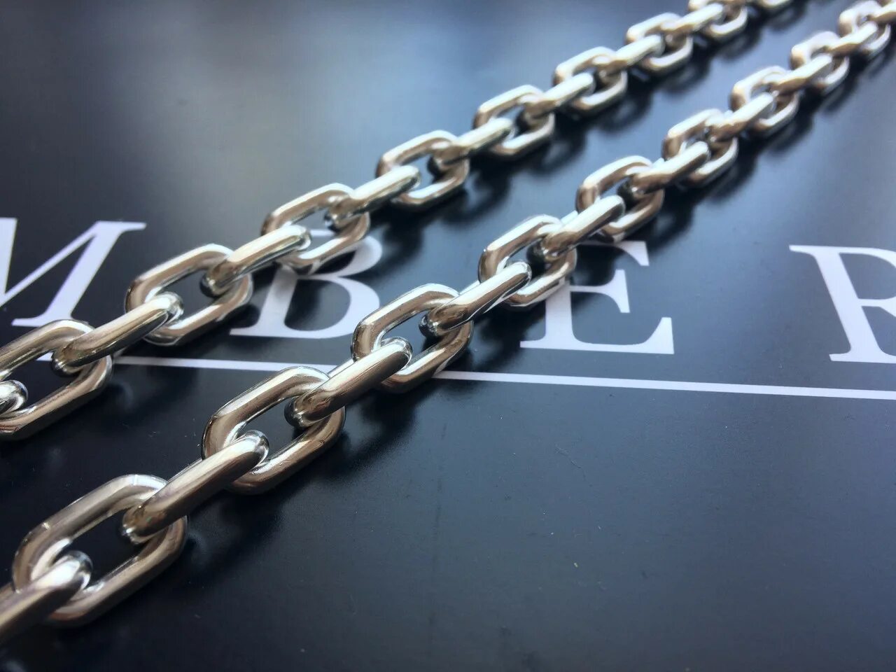 Серебряная цепочка якорная. Якорная цепь мужская серебро. Якорное плетение цепочки серебро мужские. Якорная цепь мужская серебро. Серебряная цепочка якорная.