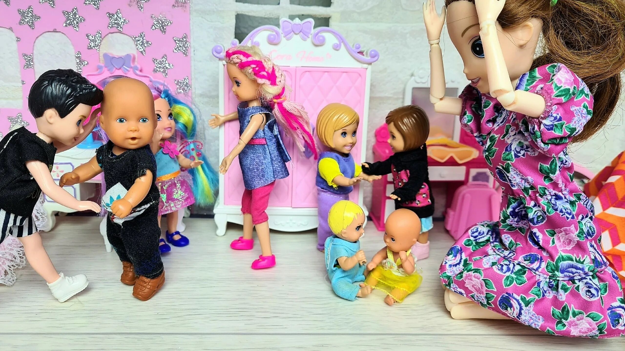 Катя макс веселая семейка кукол. Новые куклы. Смешные какие куклы.
