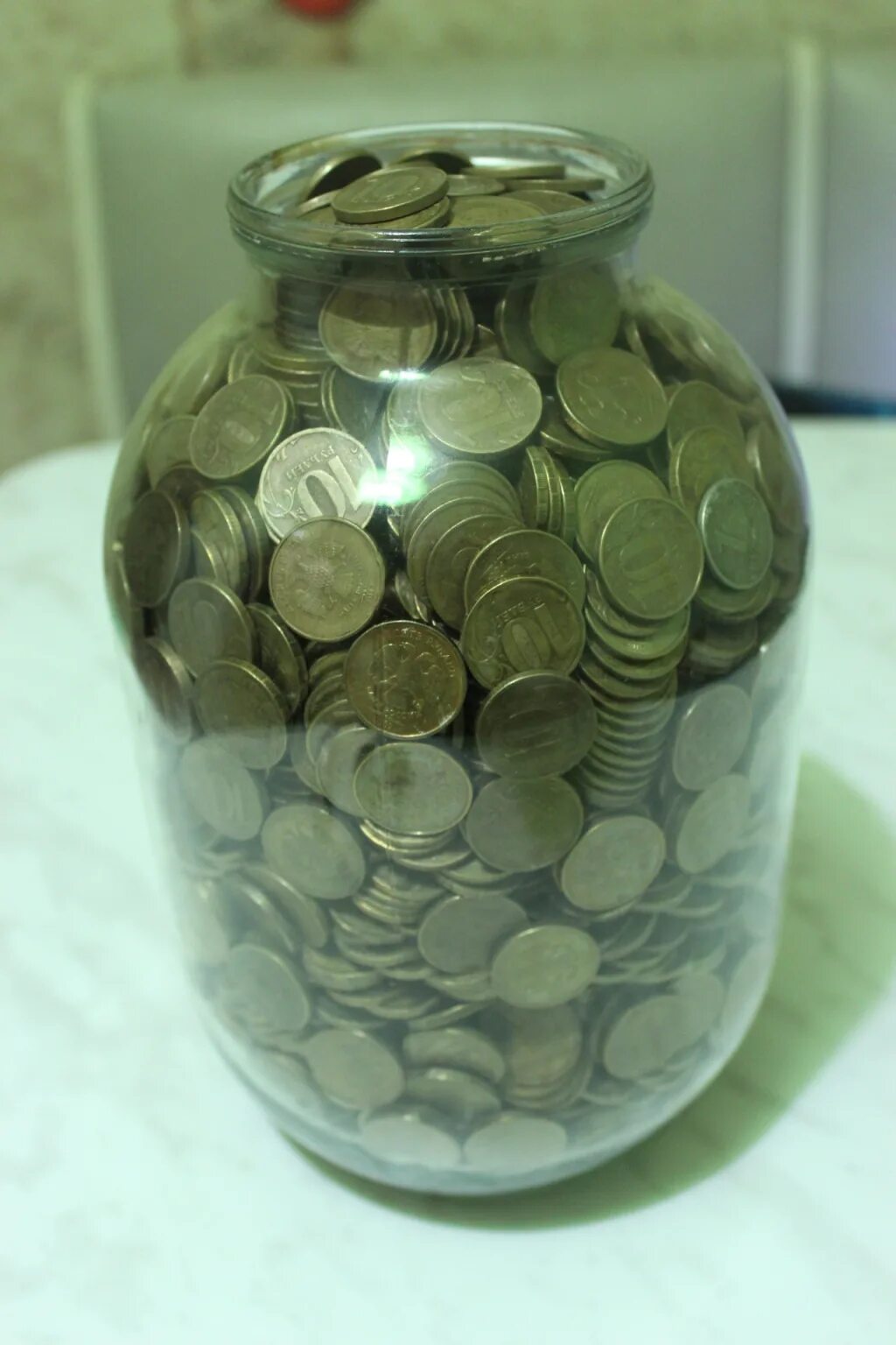 Экономия денег. Копилка свинья с деньгами. Самое выгодное вложение денег. В каком банке копить деньги. Сбережения.