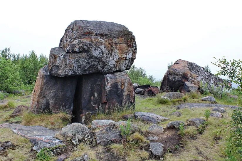 Сейды кольского полуострова. Камни кольского полуострова. Сейдозеро сейды. Камни в мурманске. Сейд кольский полуостров.