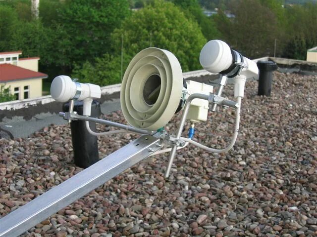 Spherical array in ku band. Ku-band lnb njr2784h. деполяризатор в lnb. облучатель rtm-c-pf-1 c-band. деполяризатор ku band.