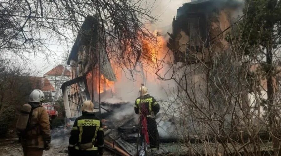 Что горит в крыму сегодня. Пожар в ялте. наружные пожары. ялта пожар сейчас. пожар в ялте сегодня.