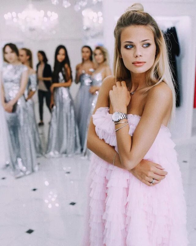 Жена никиты преснякова фото. Свадьба никиты преснякова и алены красновой 2017 год. Алёна краснова. Свадьба никиты преснякова и алены красновой. Никита пресняков с женой аленой красновой.