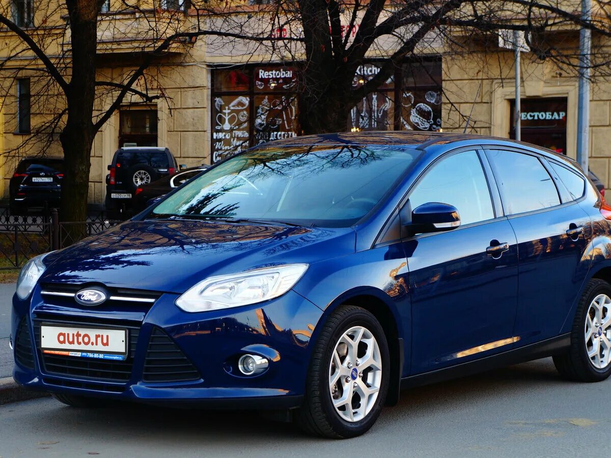 Форд фокус хэтчбек с пробегом. Ford Focus 2014 хэтчбек. Форд фокус 3 поколения хэтчбек. Ford Focus III 2014. Форд фокус 3 2014 года хэтчбек.