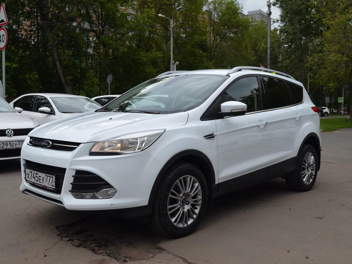 Форд Куга белый. Ford Kuga 2 белый. Форд Куга белая 2014 года. Форд Куга белый 19 год.