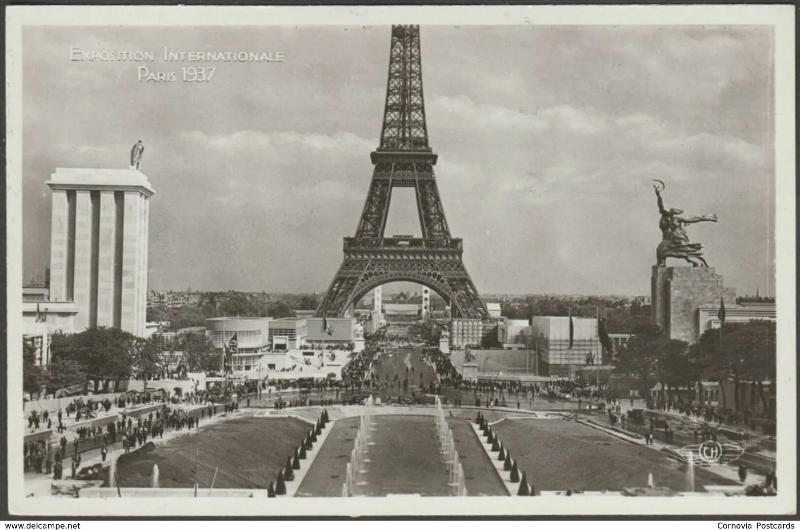 Рабочий и колхозница в париже 1937. Презентация paris. Рабочий и колхозница памятник в париже. Немецкие войска в париже 1940. Всемирная выставка в париже 1937 советский павильон.