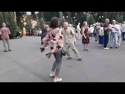 Тая танцы