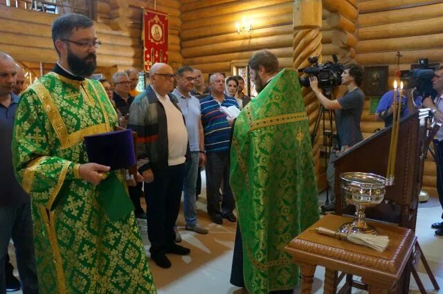 Храм святых Киево Печерских в Черемушках. Храм отцов Киево-Печерских в старых Черемушках. Настоятель храма всех Киево-Печерских отцов в Черемушках. Храм Киево-Печерских отцов Новосибирск. Храм киево печерских отцов в черемушках расписание