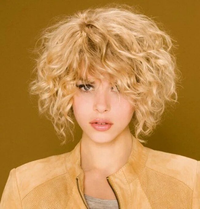 The most fashionable haircuts and hairstyles for medium hair in 2021-2022