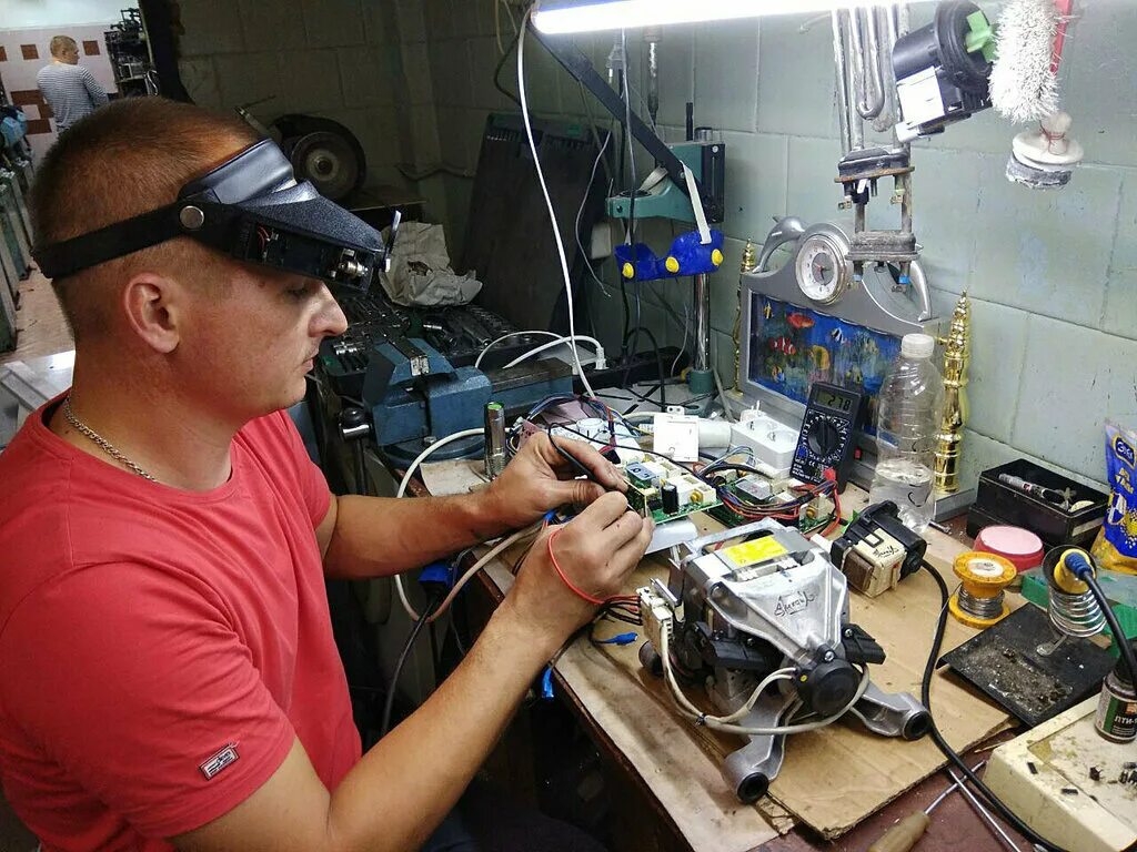 ремонтная мастерская вывеска. ремонтные мастерские стиральных машин. оснащение мастерской по ремонту электроники. оборудование в сервисном центре. ремонтная мастерская бытовой техники.