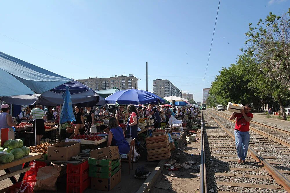 рынок град московский. казань московский рынок 2000. московский рынок казань 2022. кафе долина казань колхозный рынок. московский рынок.