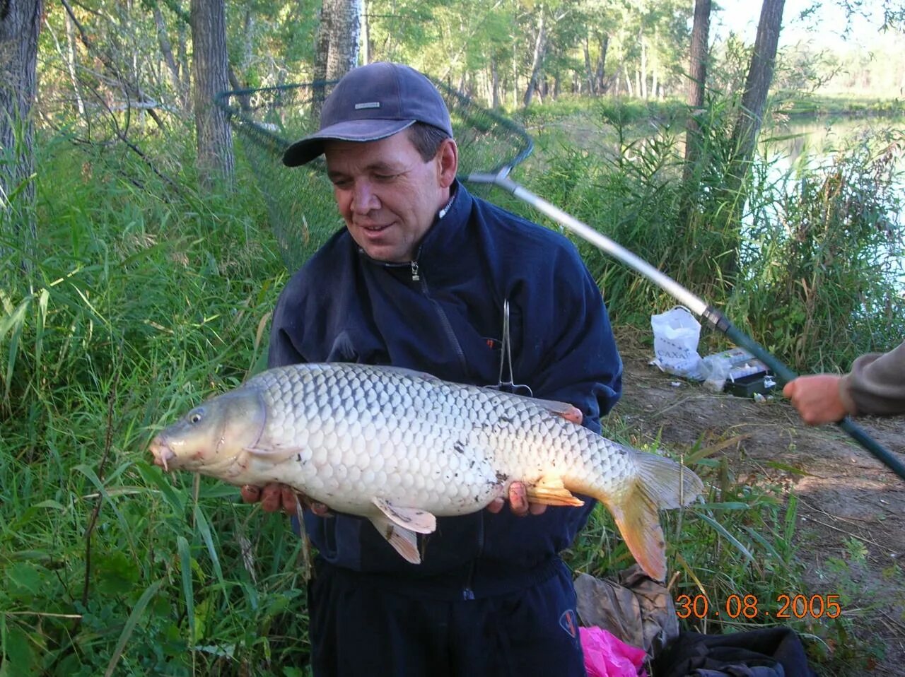 Река алей алтайский край рыбалка. Рыбалка на алее. Сазан в озере. Река алей алтайский край рыбалка. Рыбалка на реке алей.