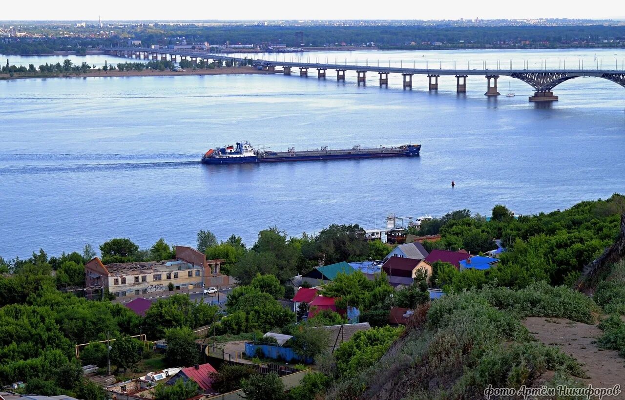 Саратов это город на волге. Река Волга Саратов. Саратов река Волга набережная. Волга река Энегель. Река Волга Камышин.