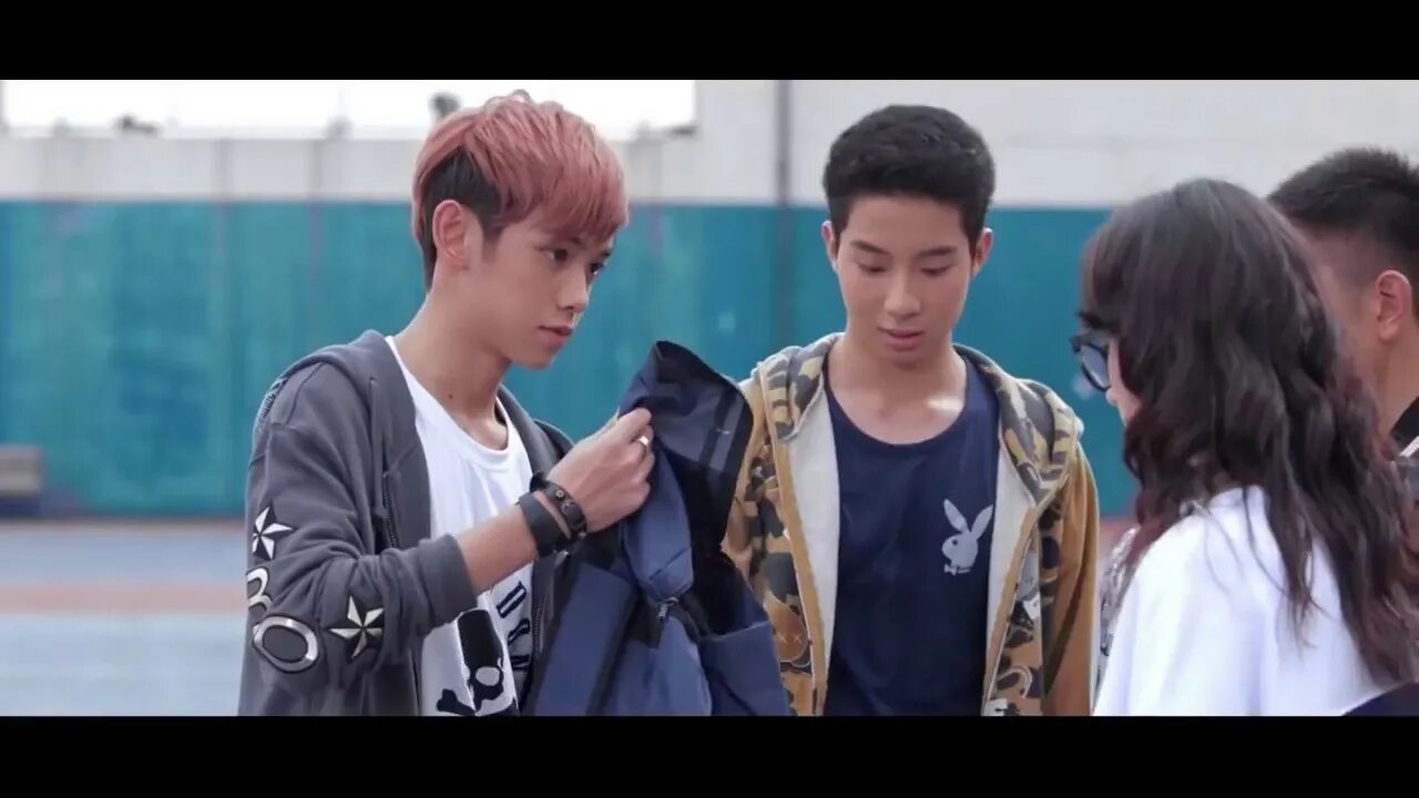 Сначала издевался а потом влюбился. Влюбился в ту над которой издевался. Дорамы сначала издевался а потом влюбился. Издевался а потом влюбился дорама название. Издевался над ней а потом влюбился.