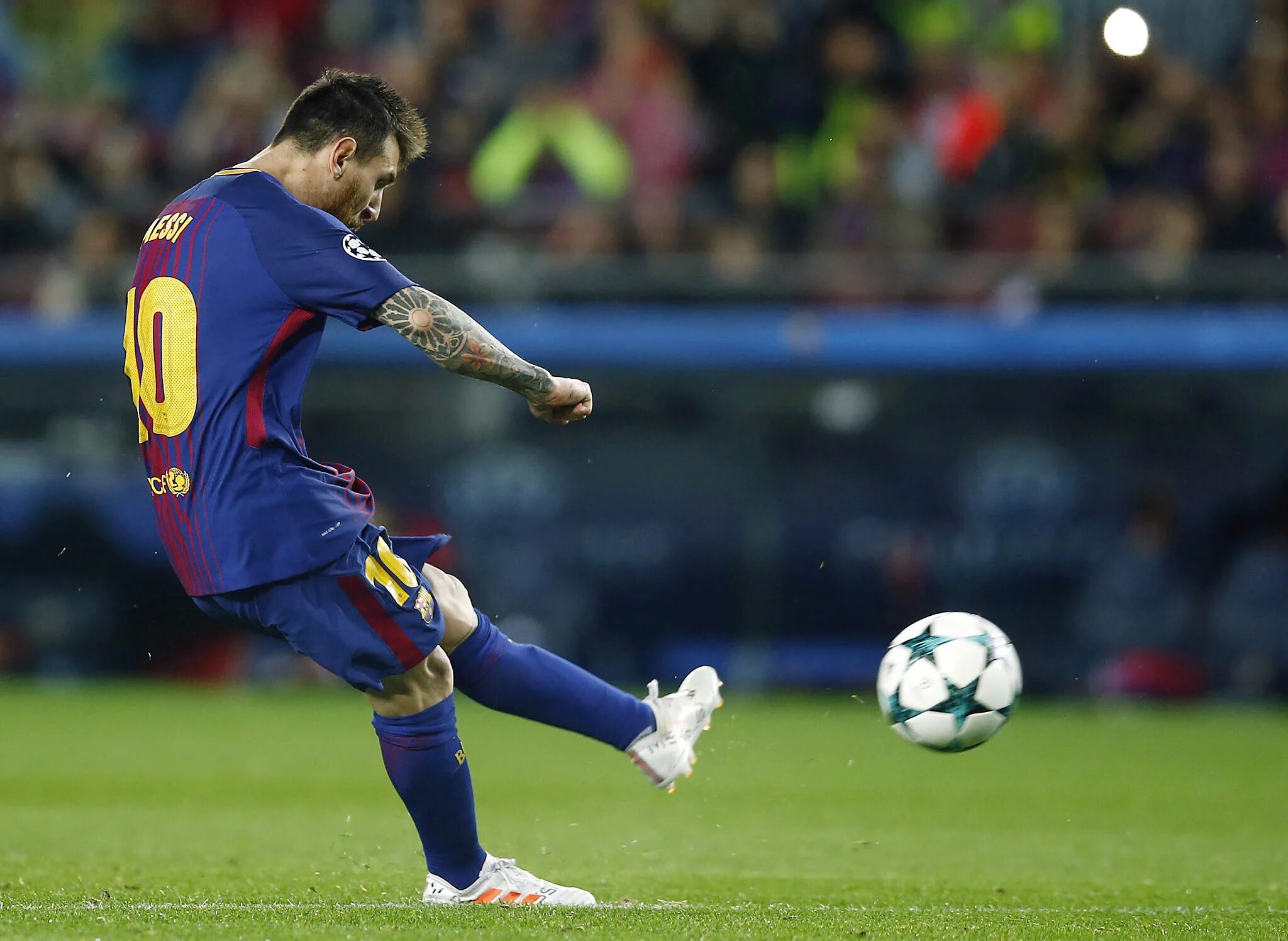 Месси удар. Месси футболист 2022. Лионель месси 2016. Leo messi psg. Лионель месси барселона.