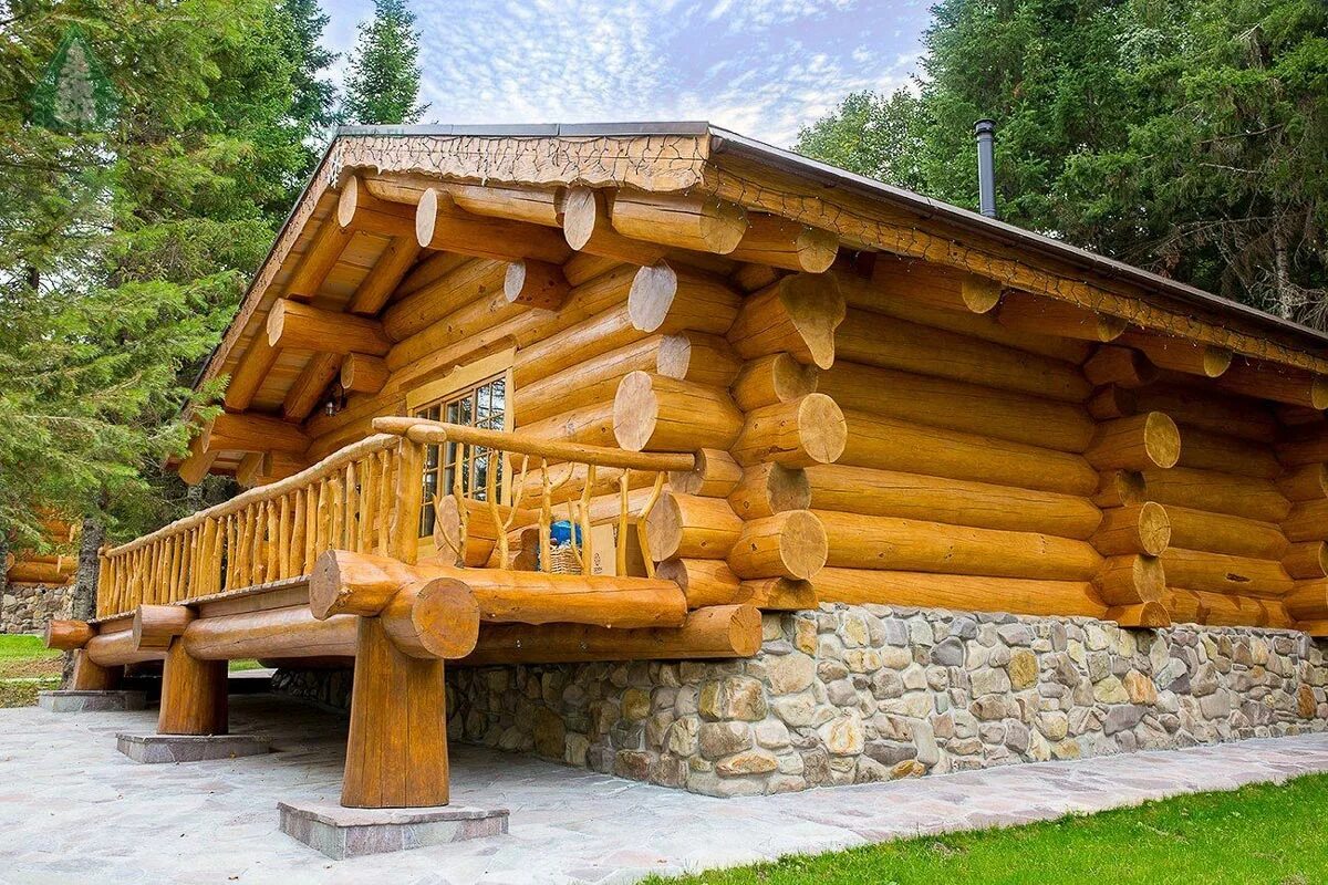 Срубы бань ручной рубки