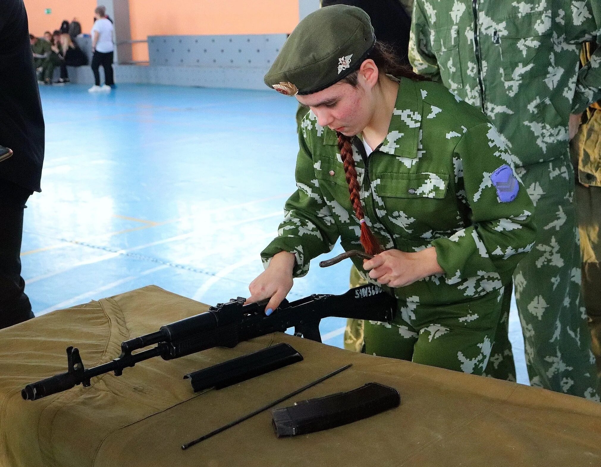 С первого автомата на сборку. Сборка автомата. Сборка оружия. Конкурс сборка автомата. Сбор оружия Калашникова.