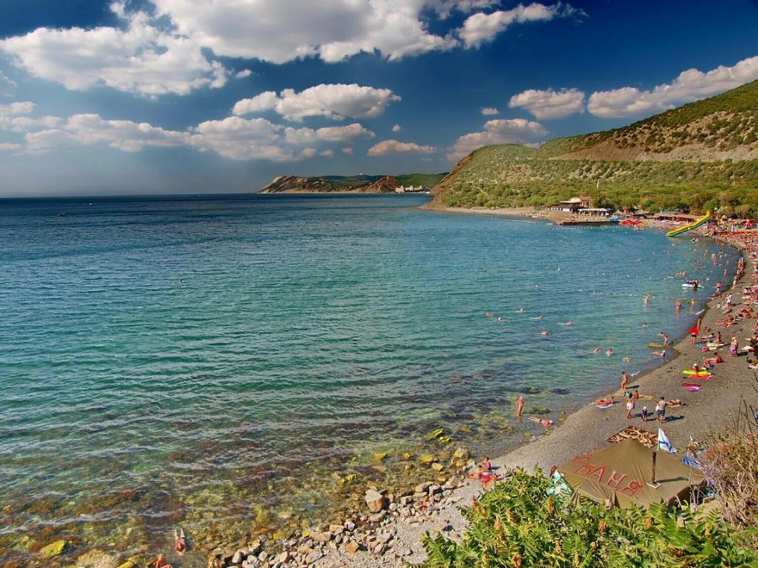 Ак морской берег сочи. Дивноморское море 2022. Поселок малый утриш краснодарский край. Негостеприимное море. Черное море лазаревское.