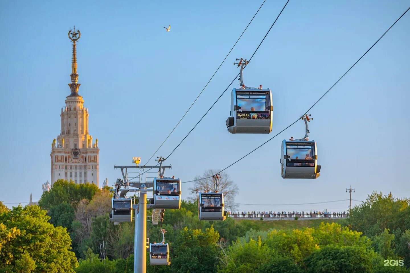 Работает ли фуникулер. Воробьёвы горы москва канатная дорога. канатная дорога лужники воробьевы горы. воробьевы горы в москве канатка. фуникулер воробьевы горы.