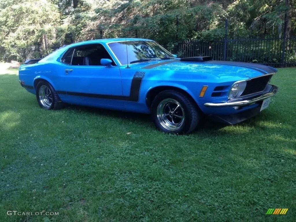 Форд мустанг бу. Calypso Blue 1970 Boss 302 Mustang. Ford Mustang Boss 1970. 1970 Ford Mustang Boss 302 Grabber Blue. Ford Bluebird 1970.