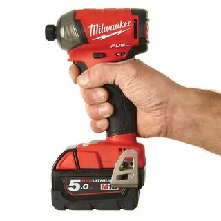 Шуруповерт milwaukee m18
