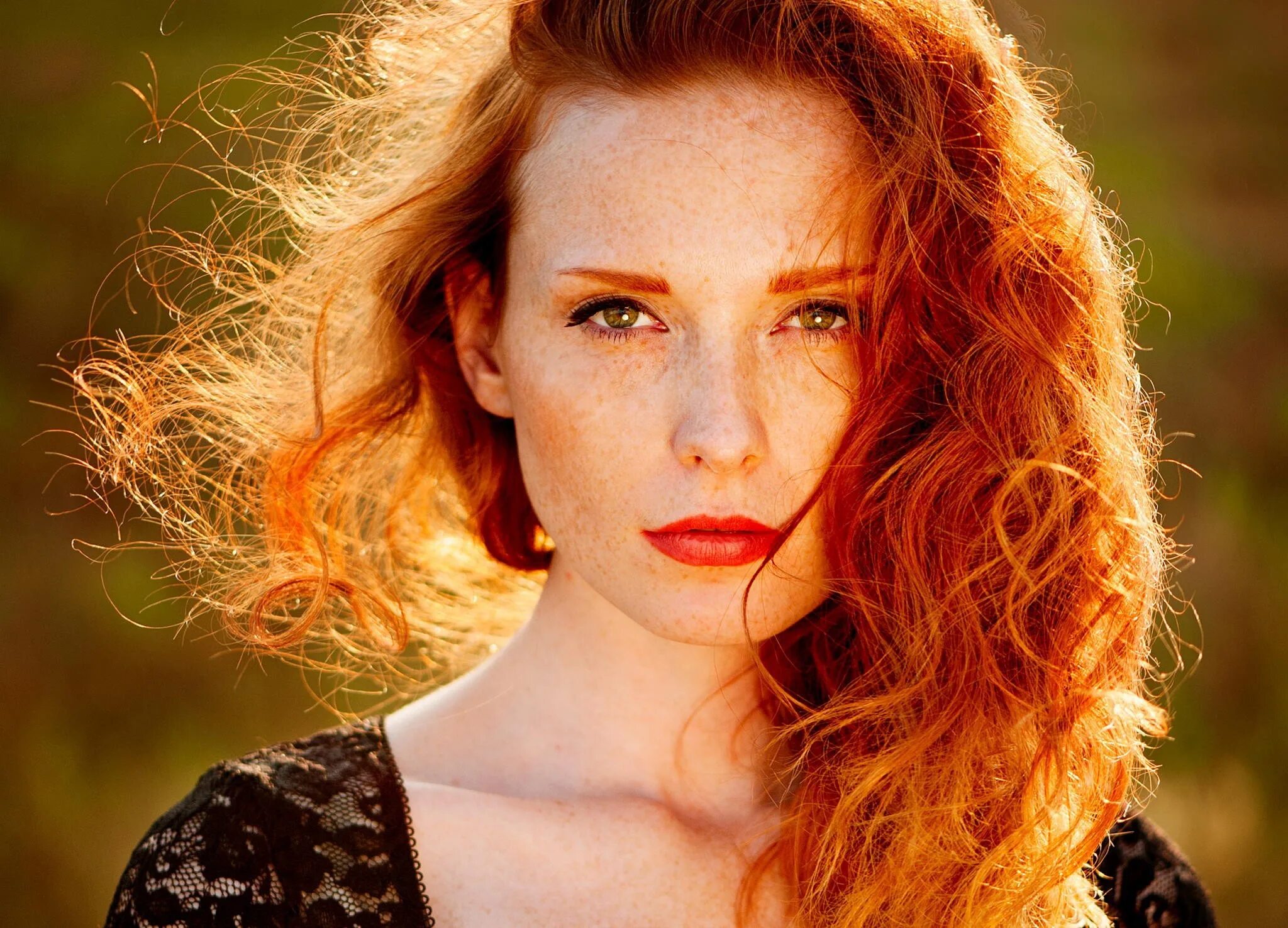 Red hair woman. Фрэнсис Кумб рыжая. Энн ирландка.