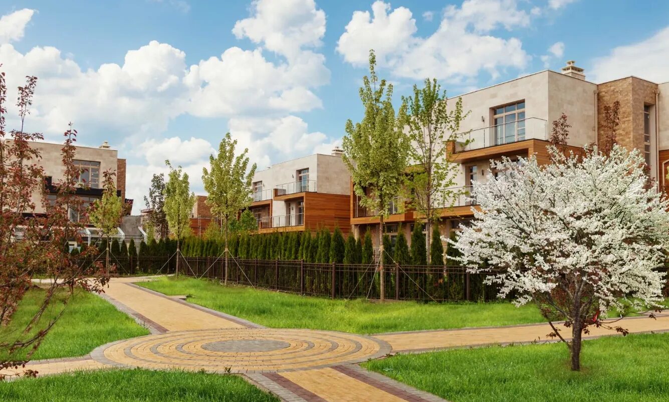 Парковый авеню. Villagio estate таунхаусы. Парковый авеню. Парк авеню вилладжио. Парк авеню поселок.