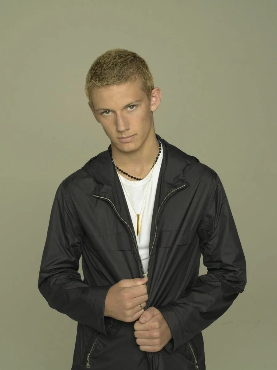 Фото alex. Семен аникин. Актер алекс гонсалес. Фото alex. Алекс роу 5 волна.