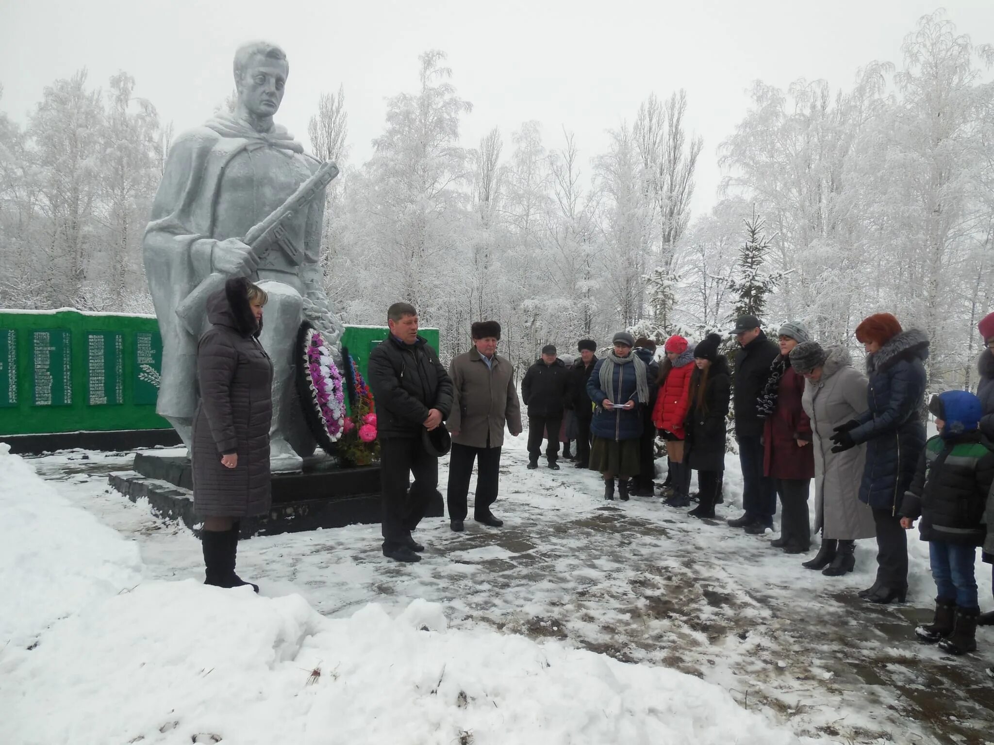 Слава павшим и живым