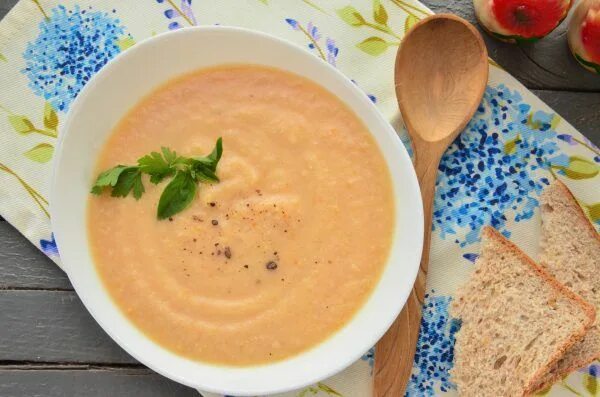 Гороховый суп пюре с мясом. Гороховый суп-пюре с курицей. гороховое пюре с курицей. суп пюре гороховый 1943. фасолевый суп пюре с фаршем.