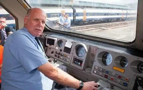Сколько зарплата у помощника машиниста