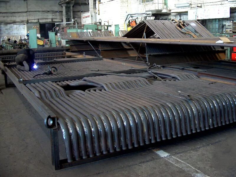 трубы поверхностей нагрева. водяной экономайзер парового котла это. мембранный водяной экономайзер. котел квгм-100. паровой котел дквр 10/13.