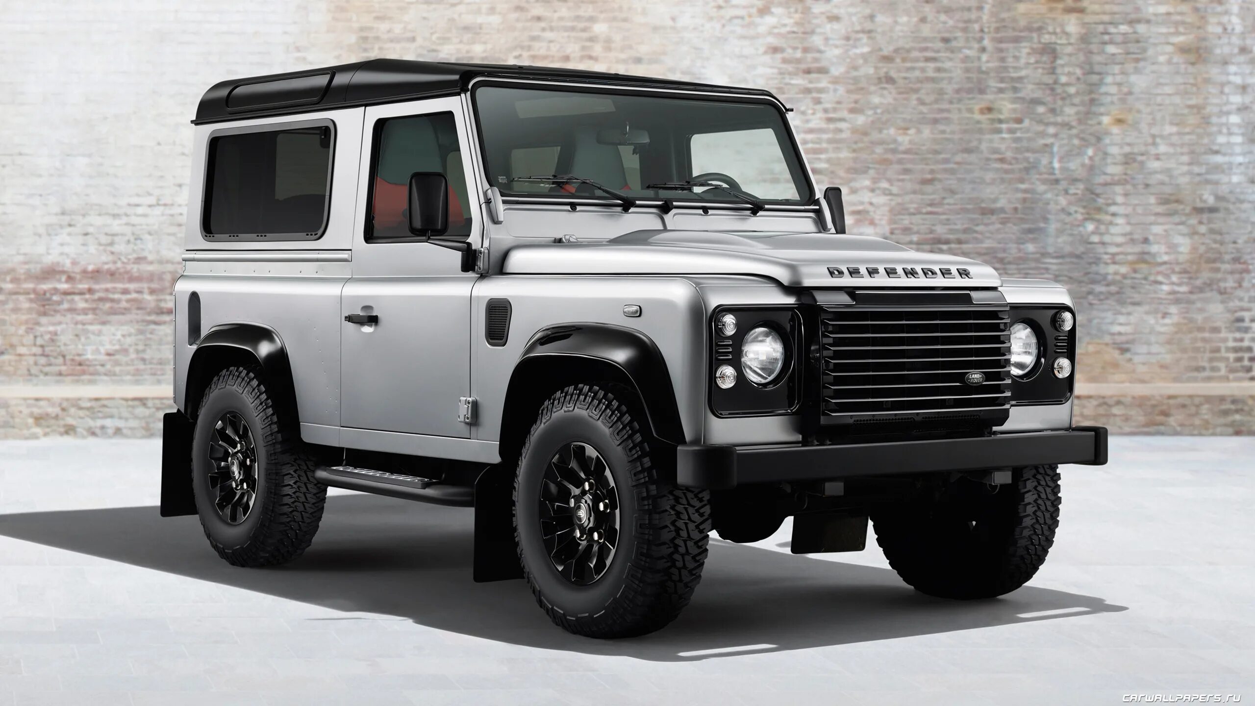 Lr defender